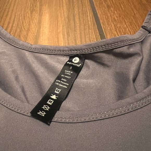 90 Degrees Active Top - Picture 2 of 4